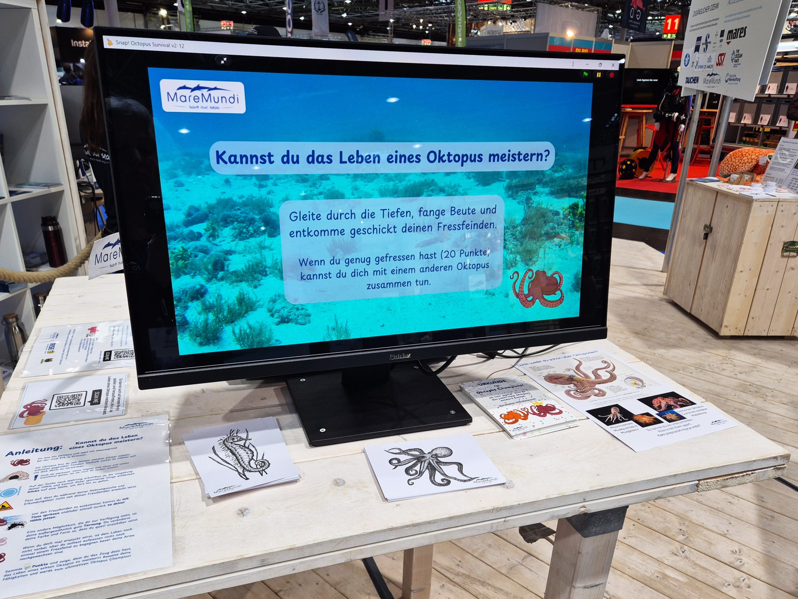 boot 2026, Fotoreihe Oktopoden, Videospiel, Postkarten / Foto: Ingrid Meemken