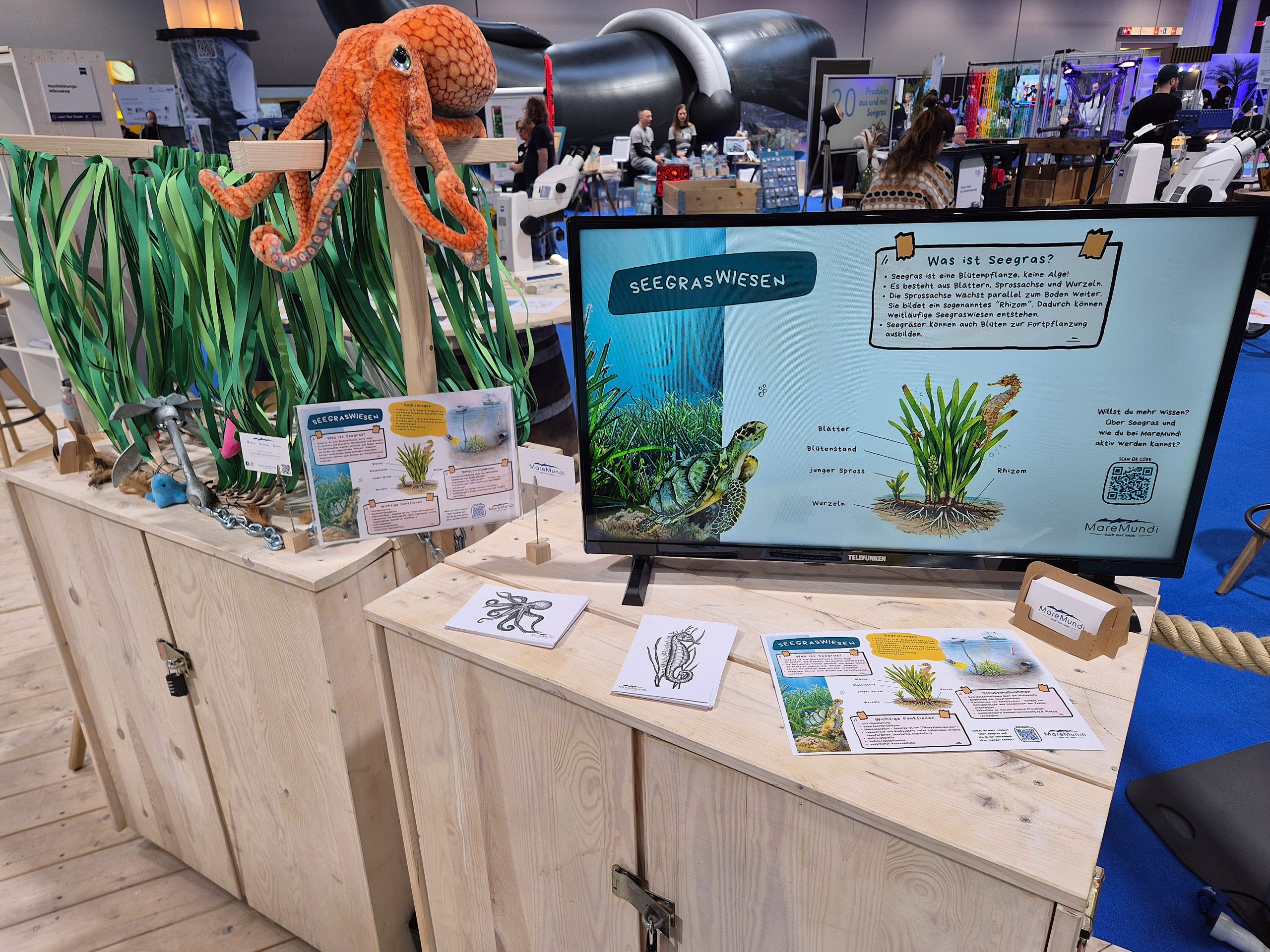 boot 2026, Fotoreihe Oktopoden, Videospiel, Postkarten / Foto: Ingrid Meemken